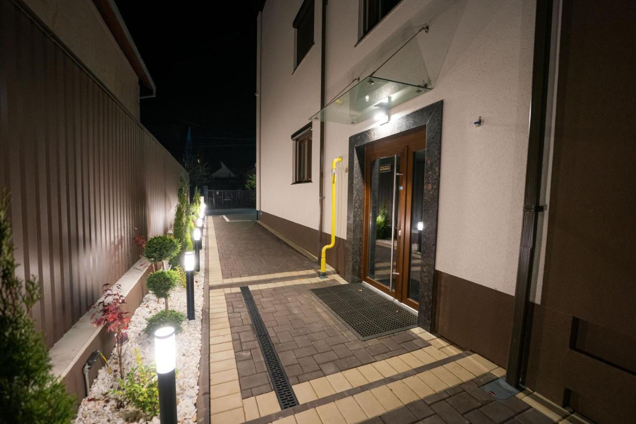 Deluxe Aparthotel Marwell Residence Suceava Exterior foto